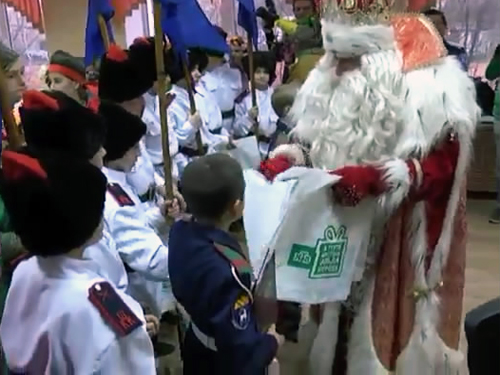 Дед Мороз поздравил шахтинских кадет с наступающим Новым годом