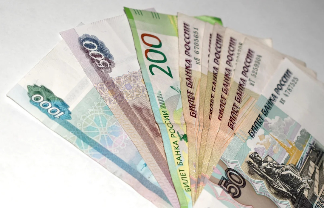 Единовременную выплату 14 000 рублей предложил россиянам Сбербанк