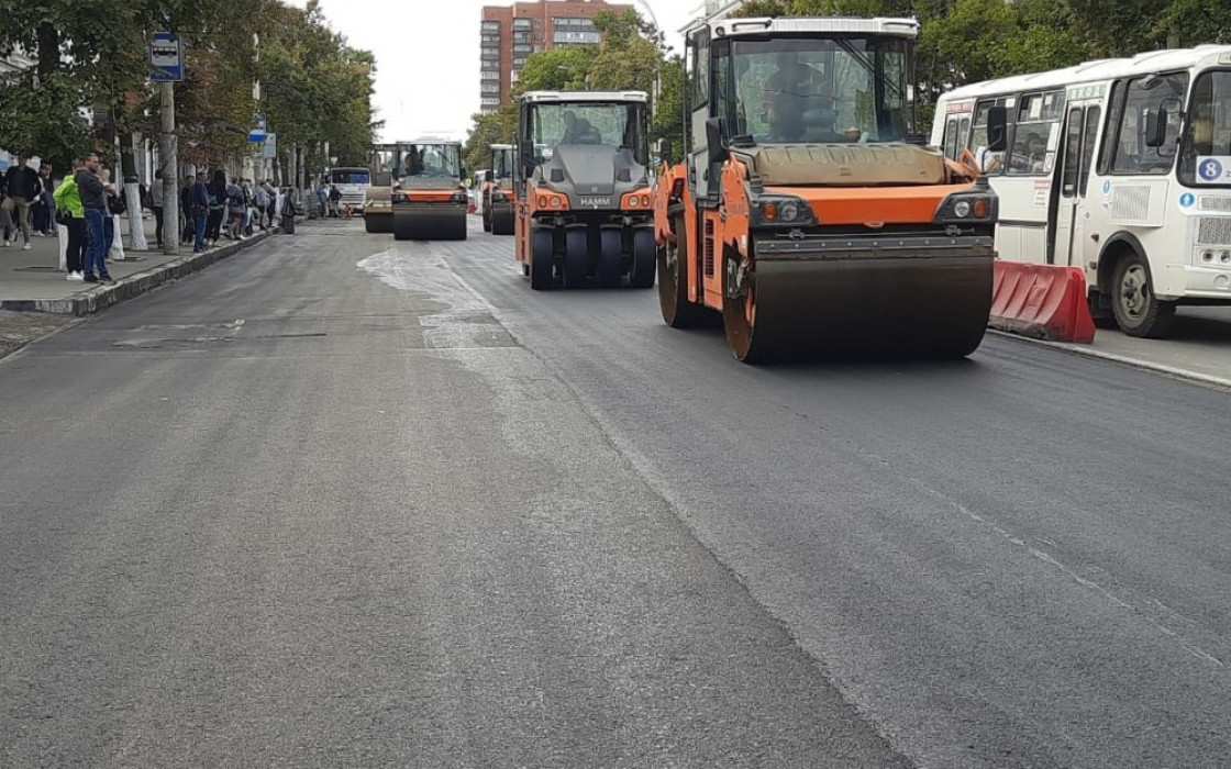 Продолжается ремонт дорог и тротуаров