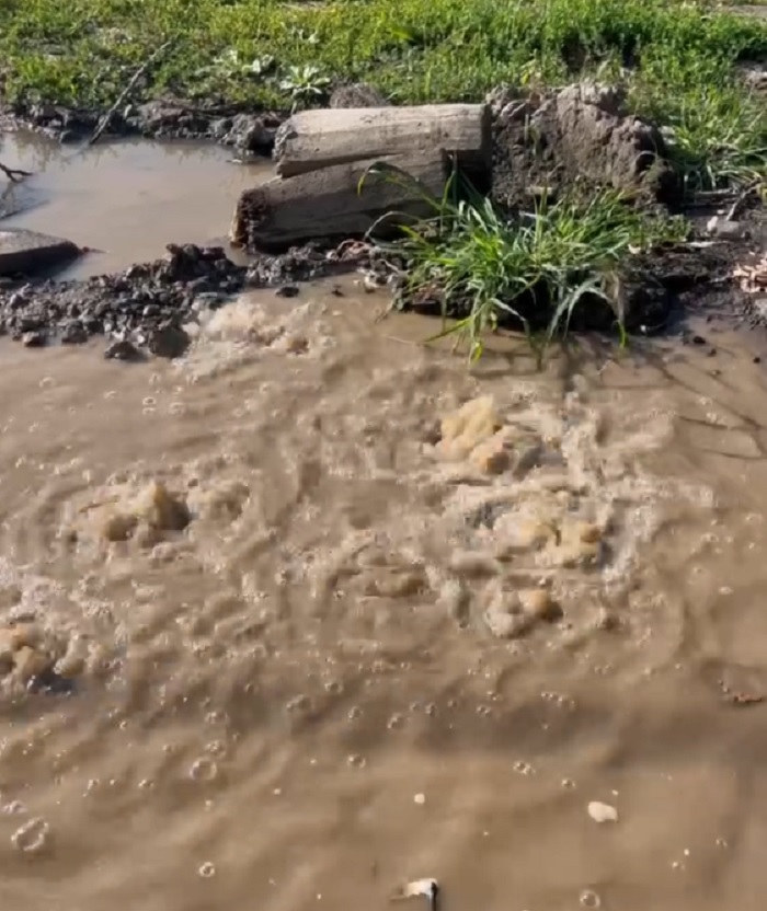 Вода в Шахтах есть, но не всегда она течёт из-под крана. ВИДЕО